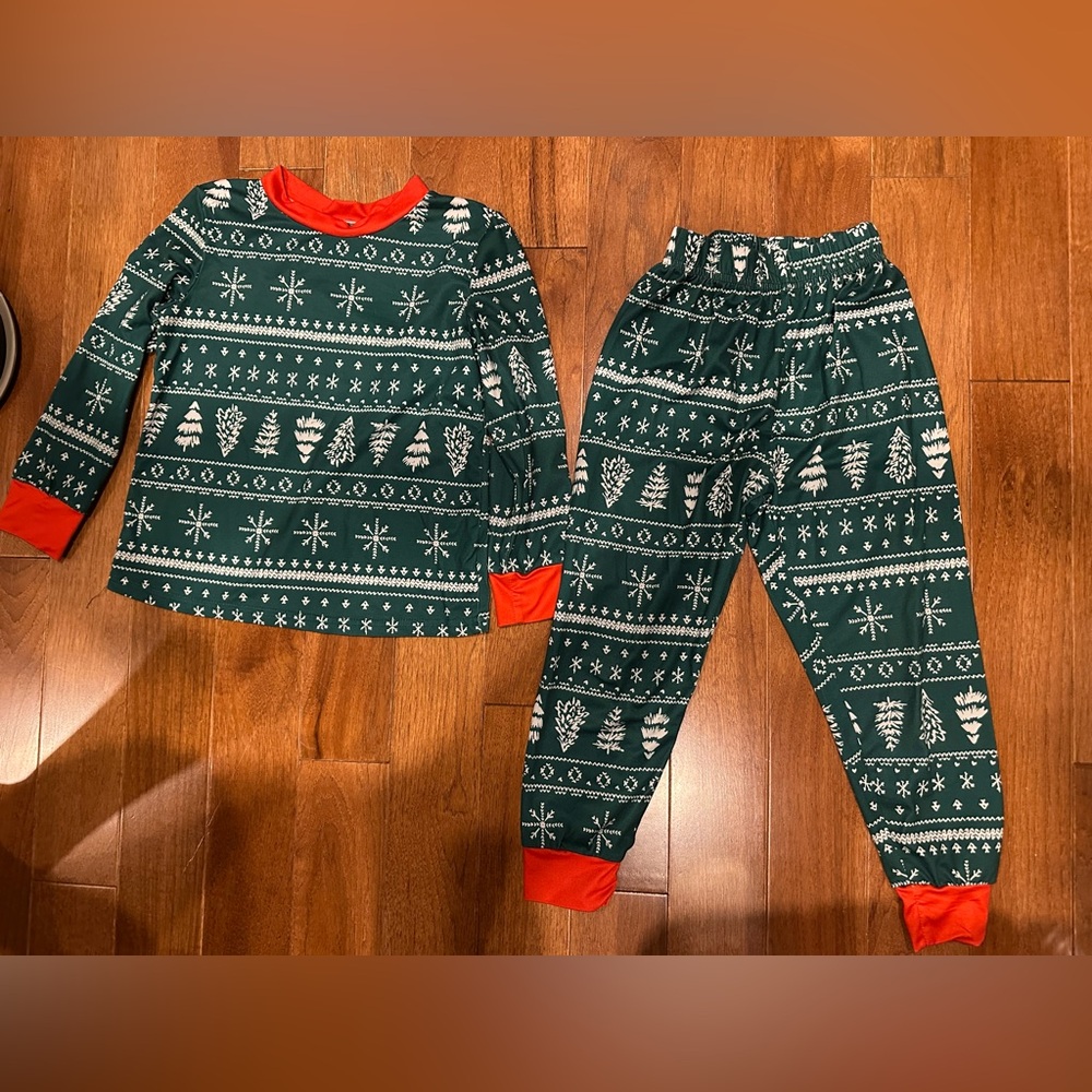 4T Festive Holiday Pajama Set – Christmas Tree & Snowflake Print